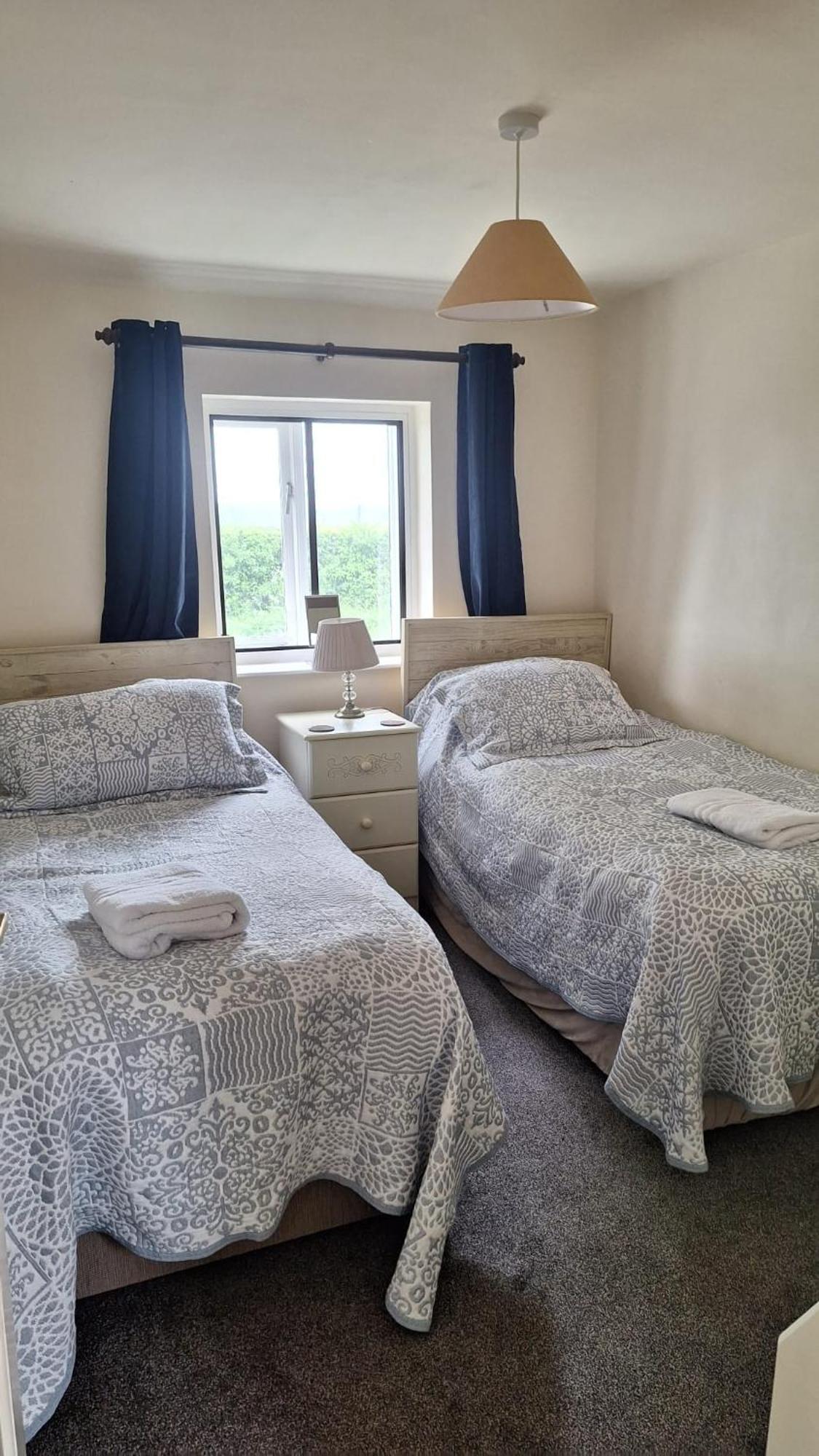 Osprey Meadow Holiday Cottages Бидейл Стая снимка